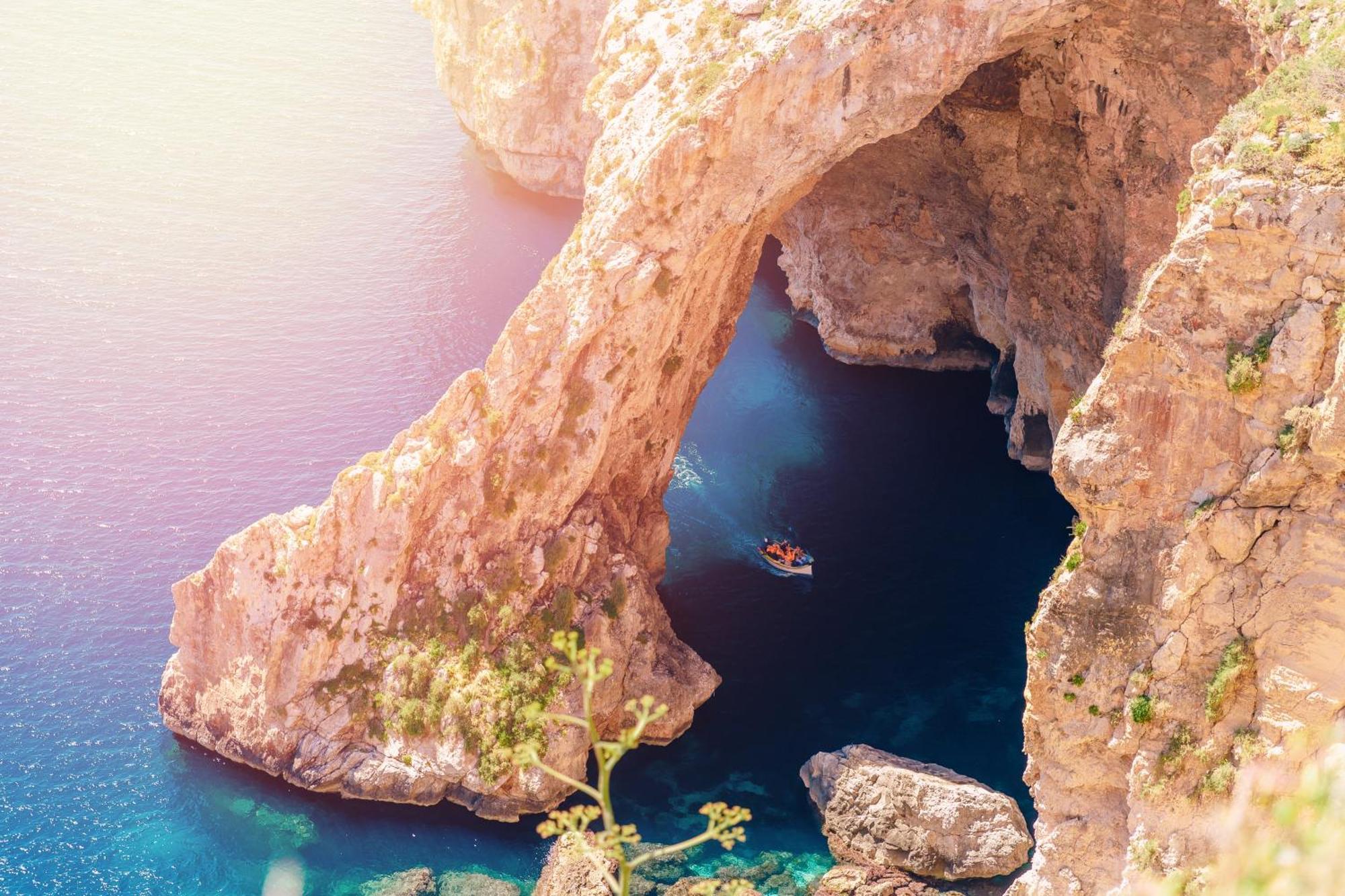 Отель Hyatt Centric Malta Сент Джулианс Экстерьер фото