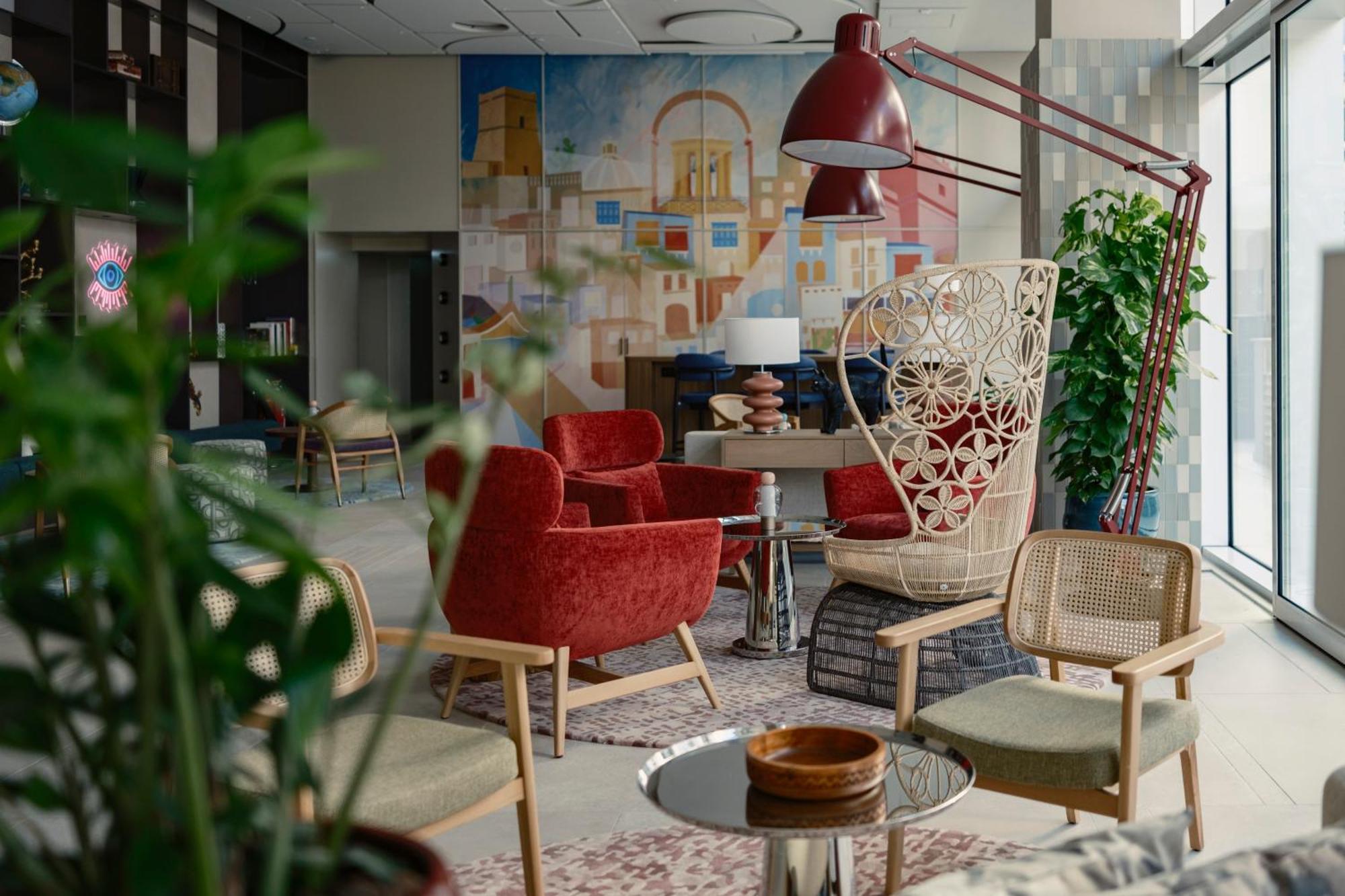 Отель Hyatt Centric Malta Сент Джулианс Экстерьер фото