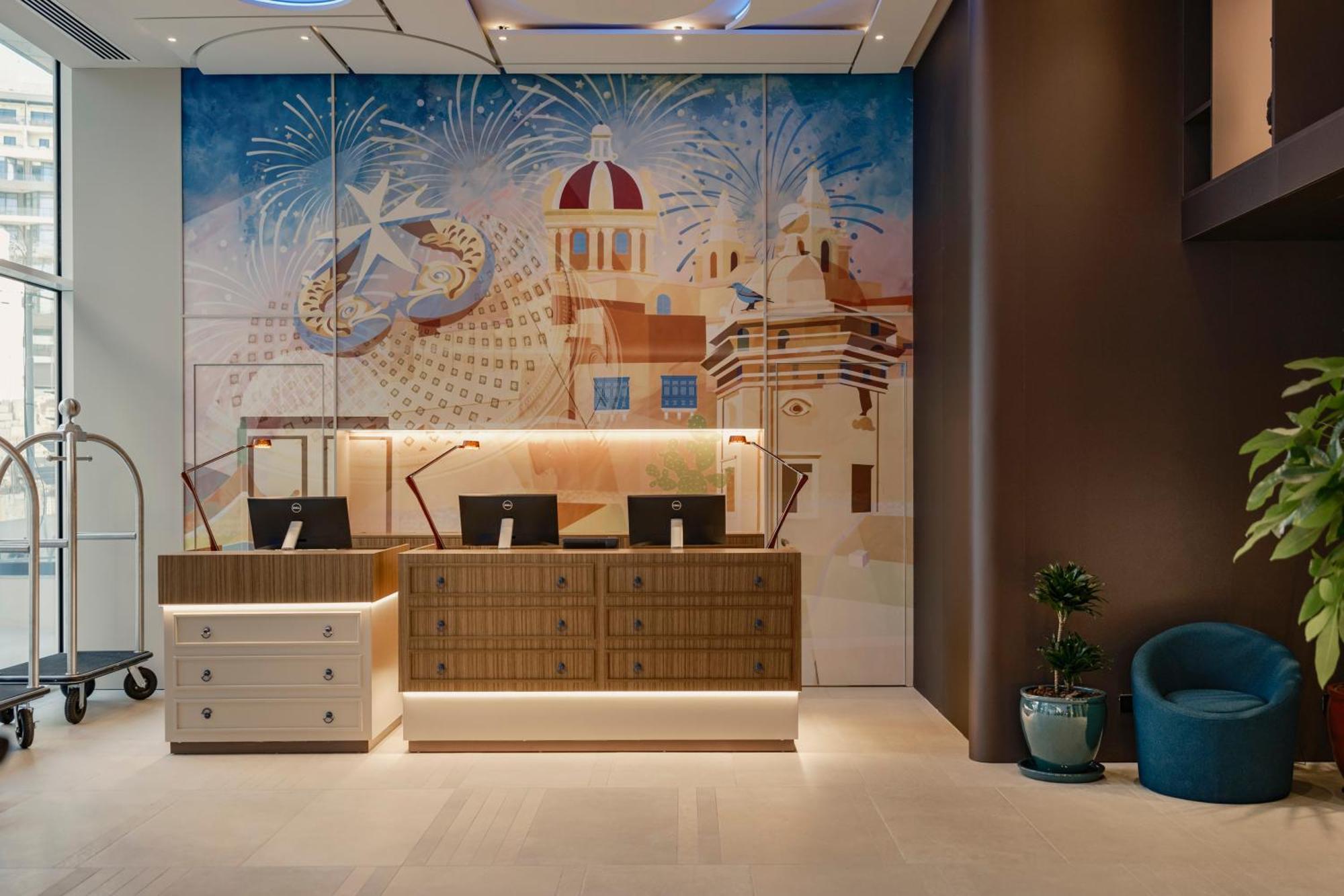 Отель Hyatt Centric Malta Сент Джулианс Экстерьер фото