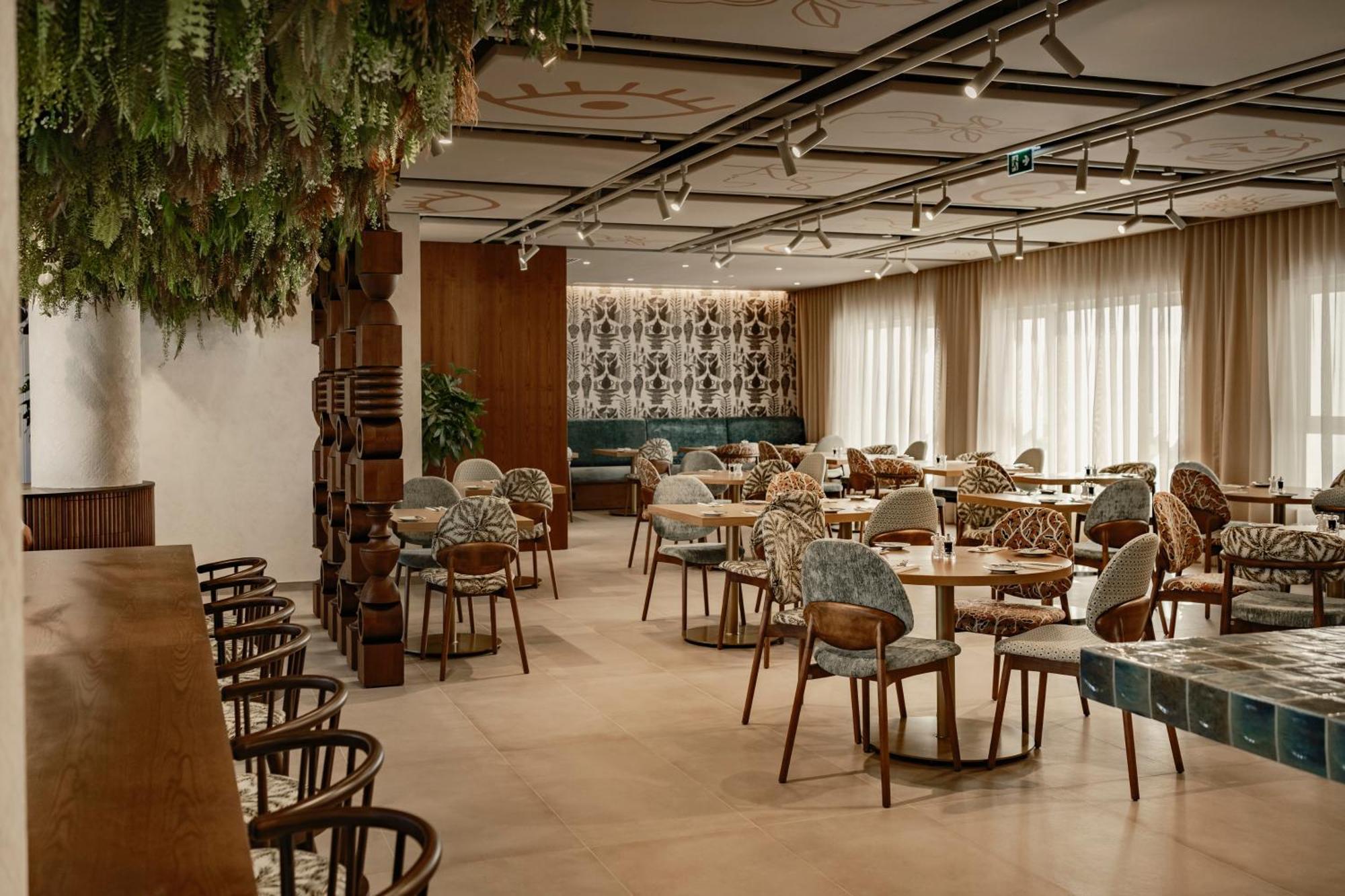 Отель Hyatt Centric Malta Сент Джулианс Экстерьер фото